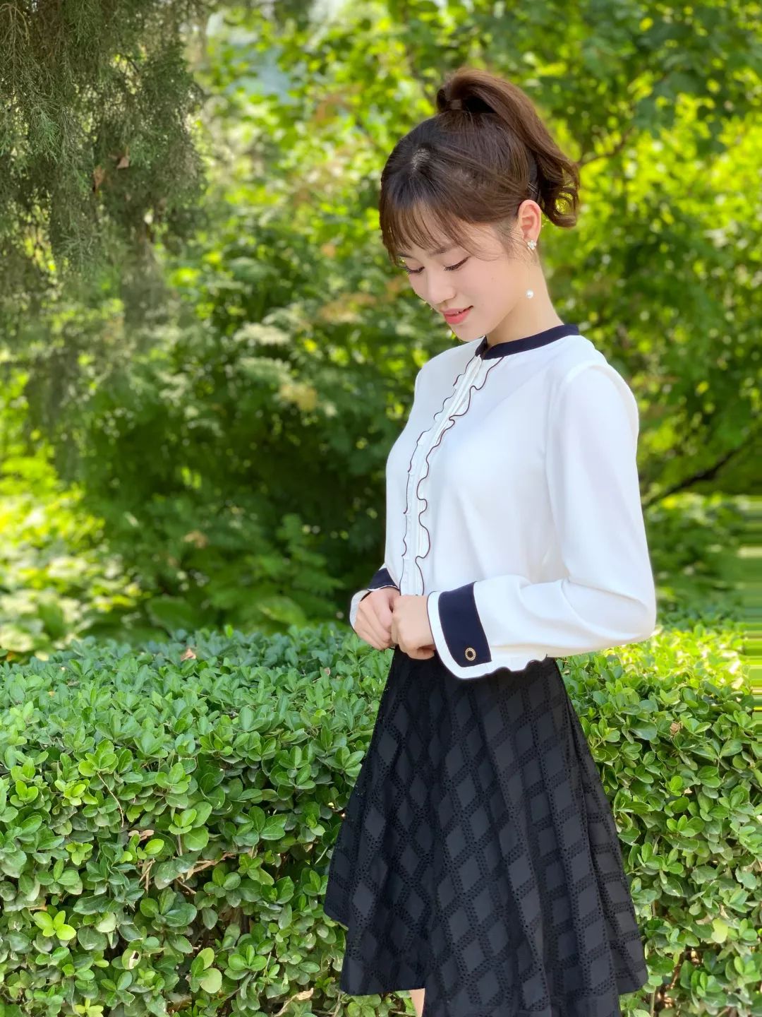 她独有的魅力和气质，展示自己的风采(图12)